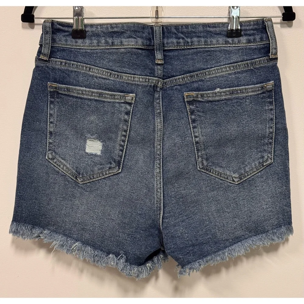 NWT Windsor Distressed High Rise Denim Jean Shorts Blue Size M